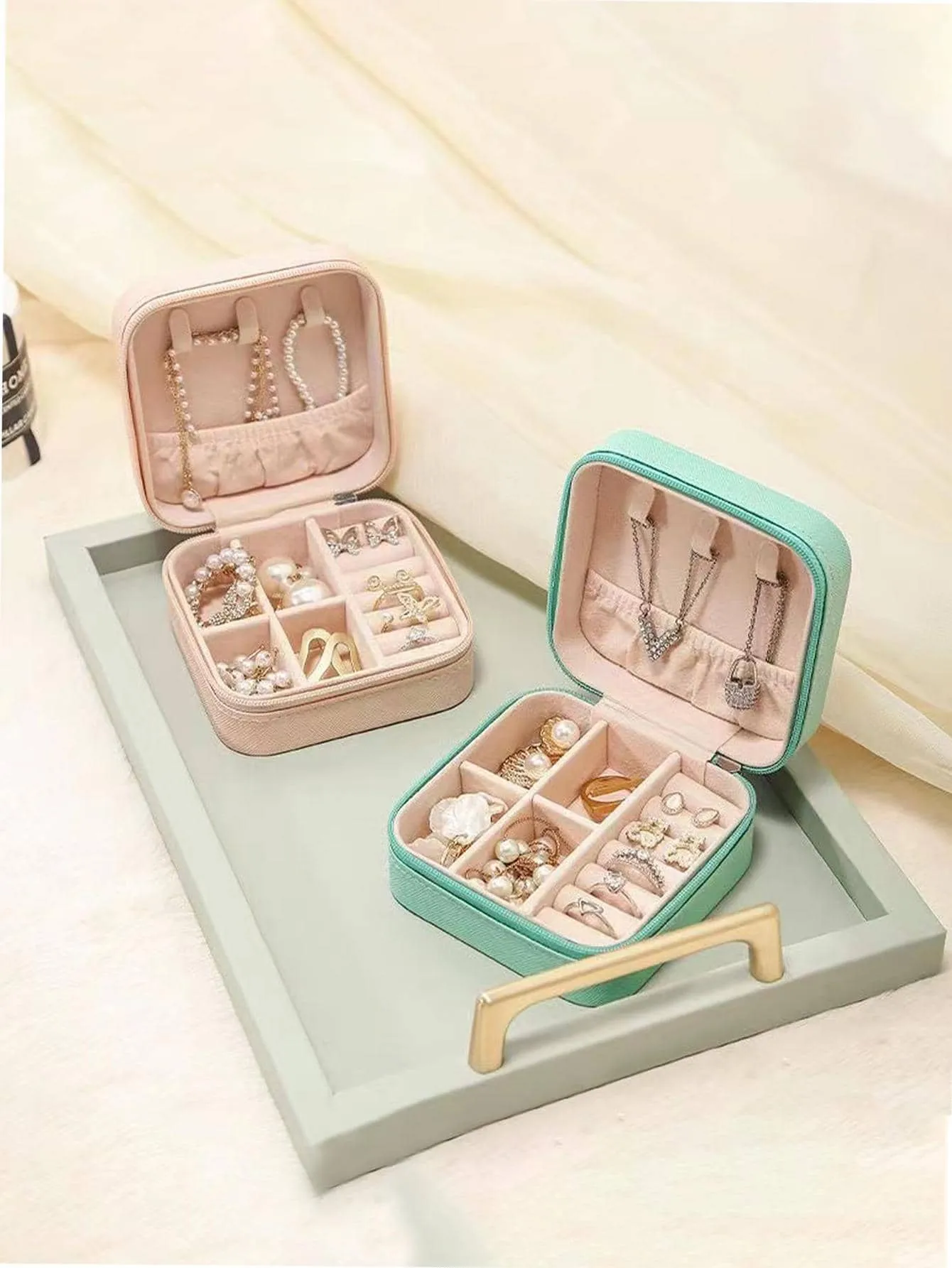 1pc Solid Color White Jewelry Box, Modern Portable PU Plain Multifunction Jewelry Storage Box For Home And Travel